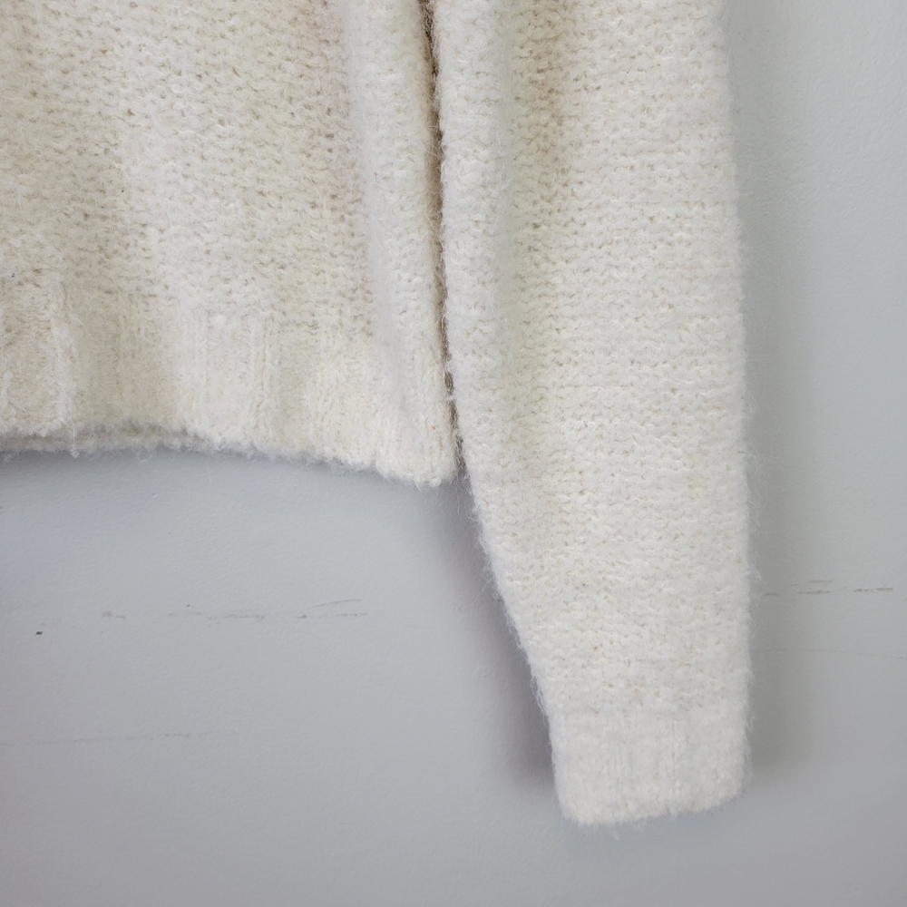 Aritzia Cream Half-Zip Textured Sweater - Picture 4 of 12